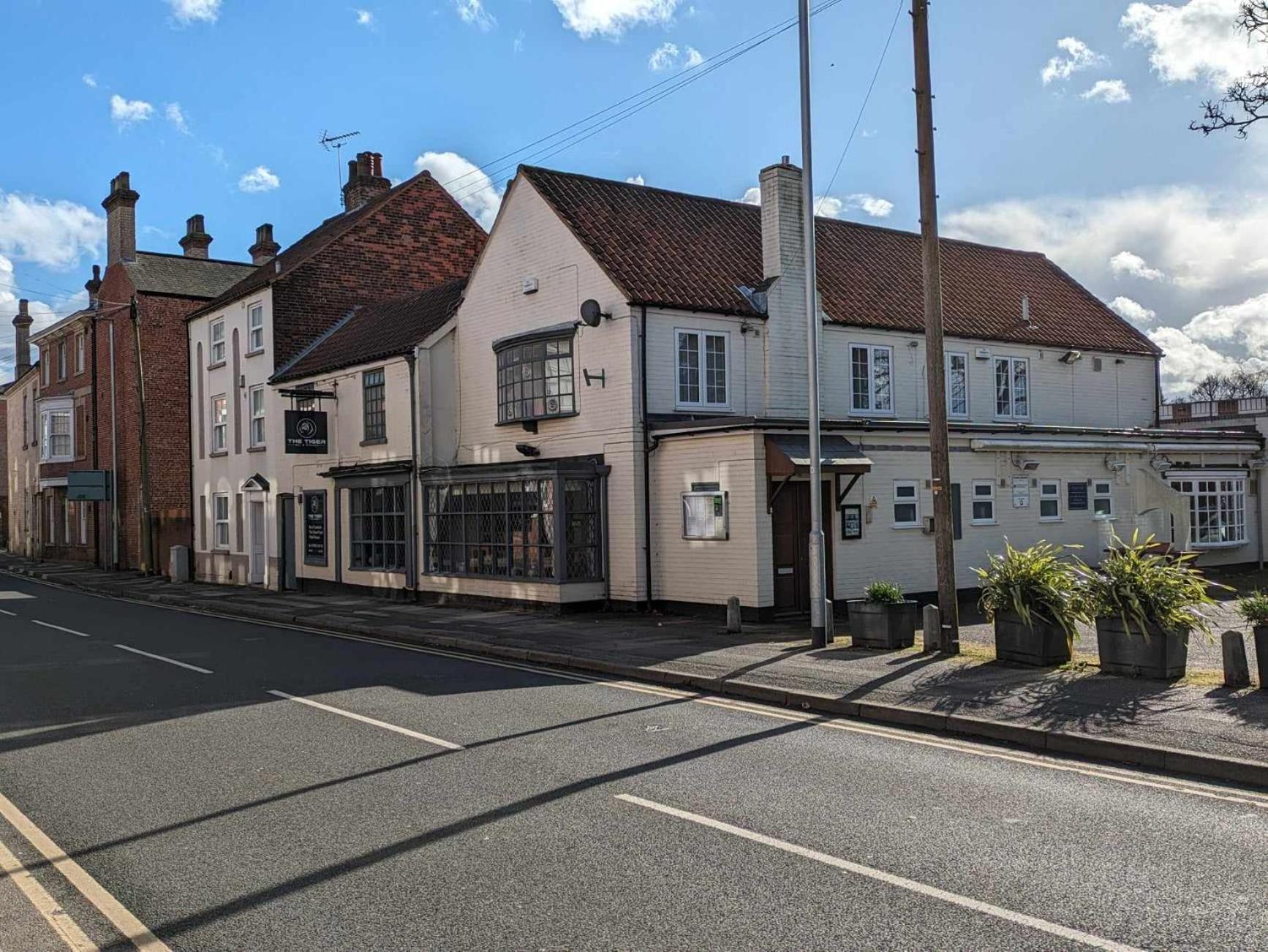 The Tiger - Formerly Cassia Rooms Worksop Bagian luar foto